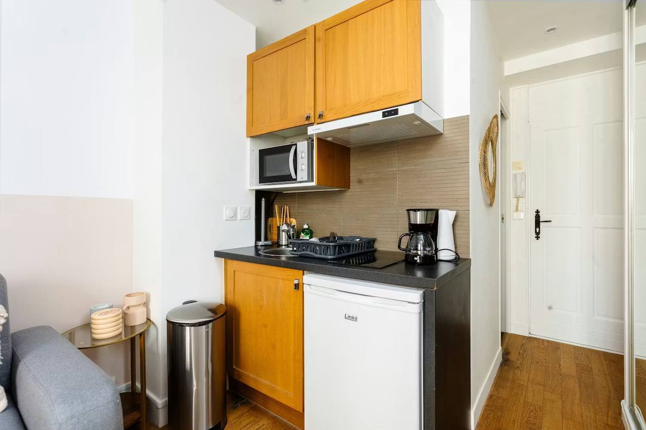 Studio meublé rénové – Paris 9ᵉ Opéra / Saint-Lazare - Image 4